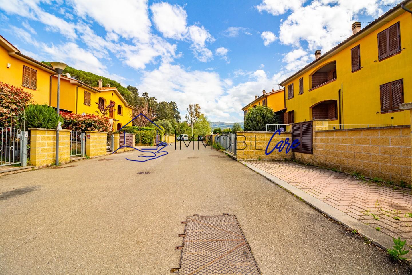 Villa con giardino, Castellina Marittima le badie