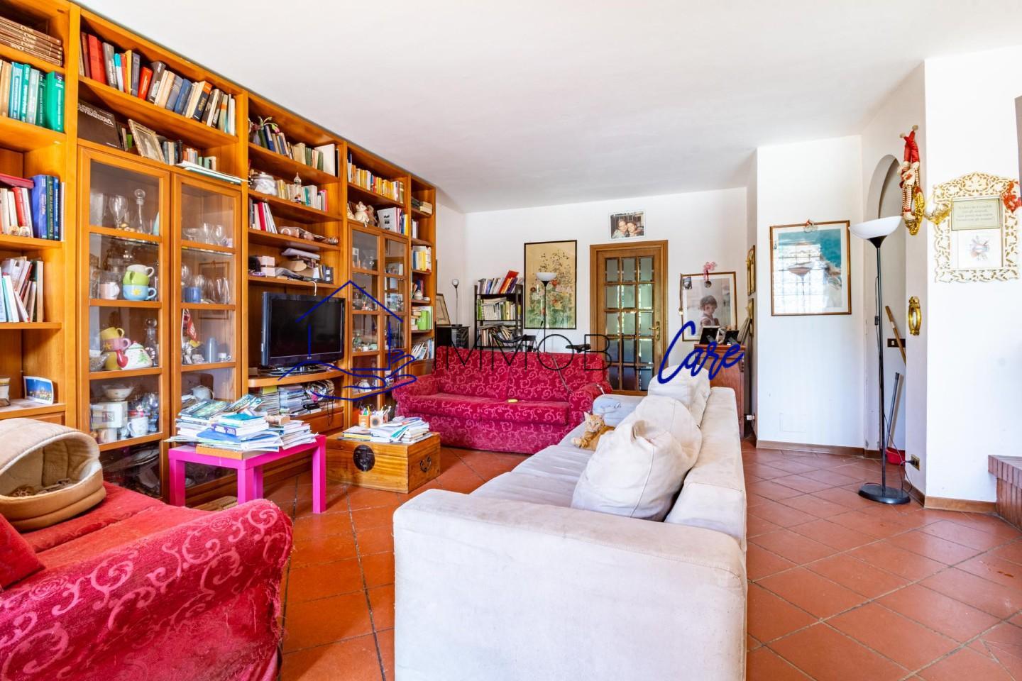 Villa Bifamiliare con giardino a Vicopisano