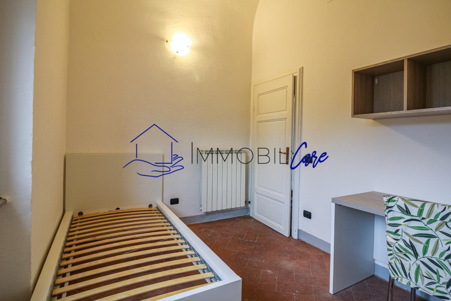 Stanza Singola con giardino, Pisa zona le piagge