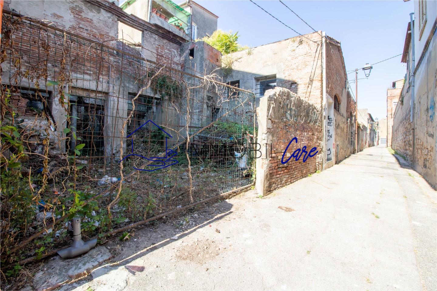 Casa indipendente da ristrutturare a Cascina