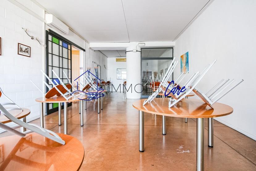 Locale commerciale in affitto a Cascina
