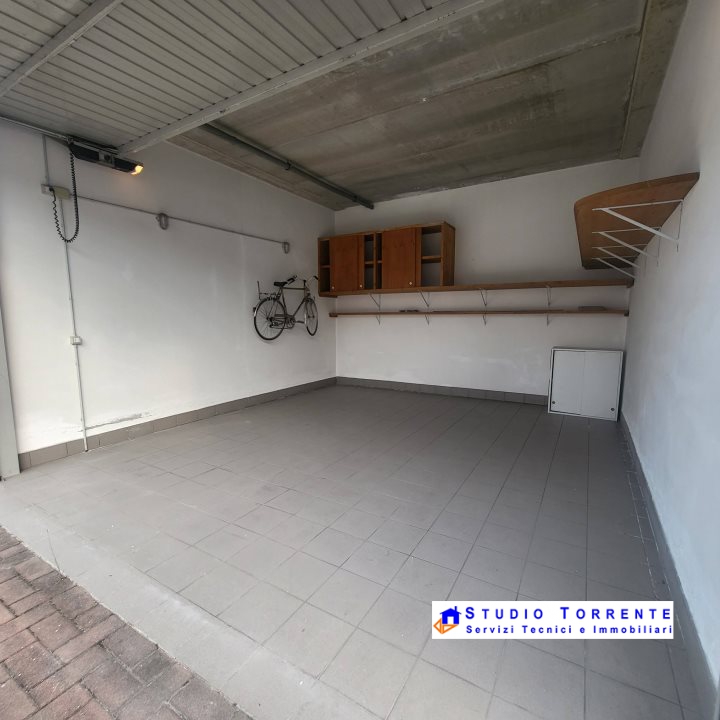 Box/Garage 30mq in vendita a Cormano