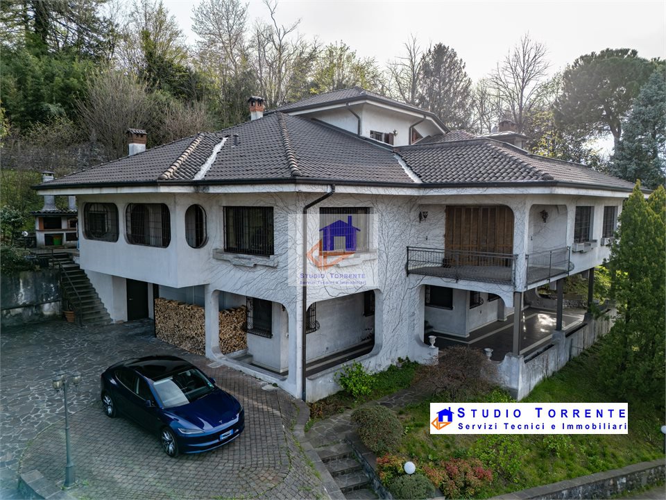 Villa in vendita a Inverigo