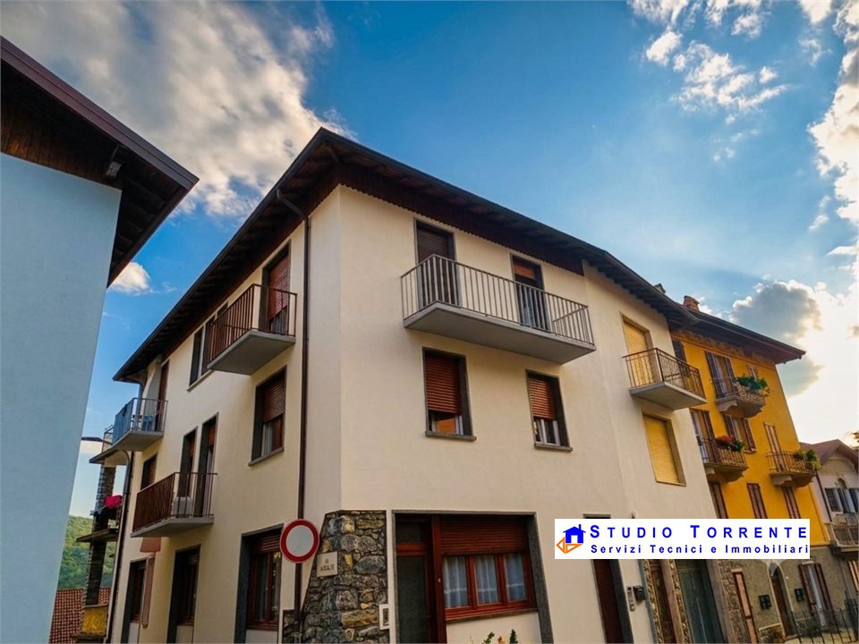 Quadrilocale in vendita a Esino Lario