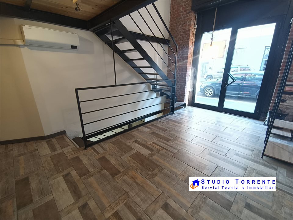 Locale commerciale in affitto a Milano