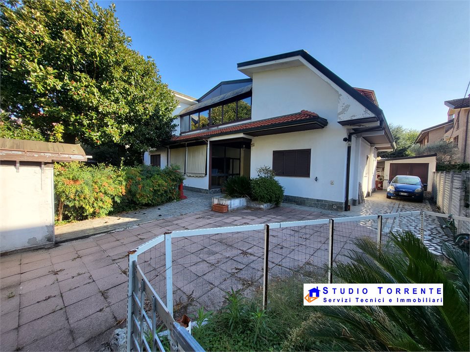 Villa in vendita a Senago