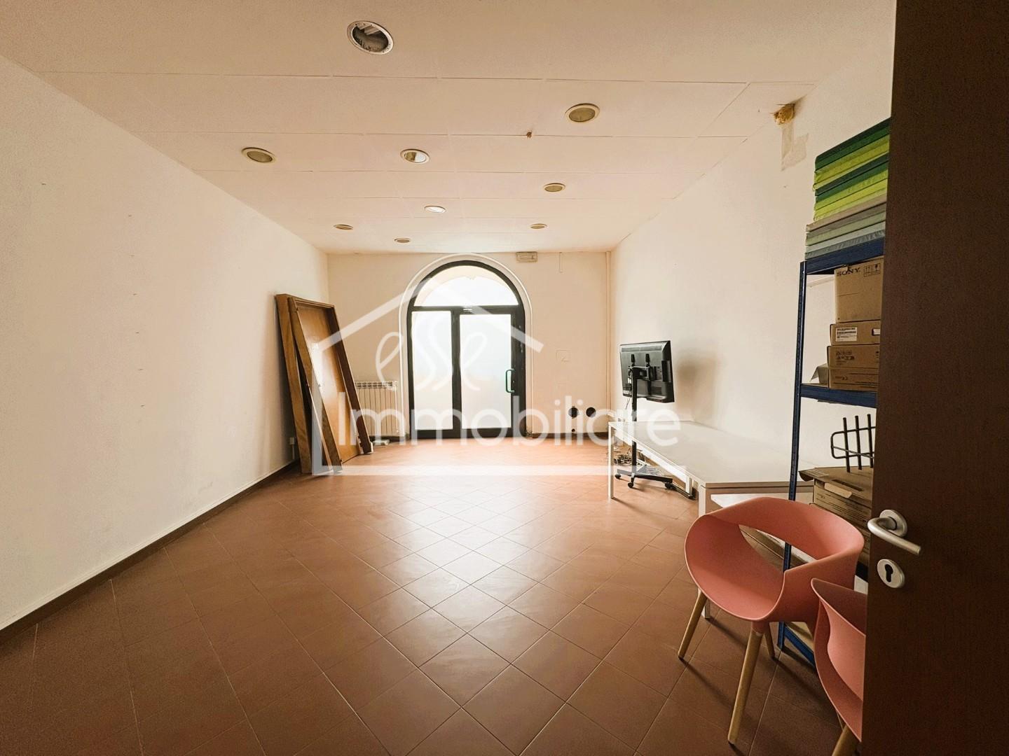 Negozio in affitto a Empoli