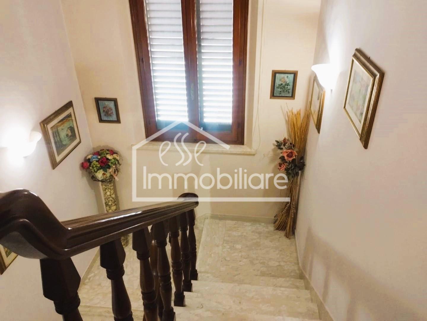 Casa indipendente con terrazzi a Empoli