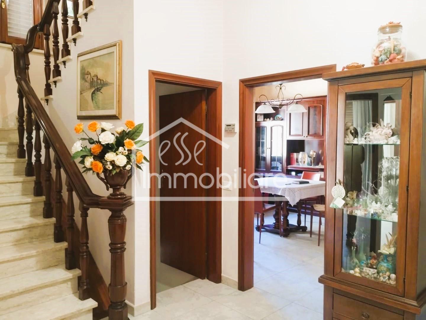 Casa indipendente con terrazzi a Empoli