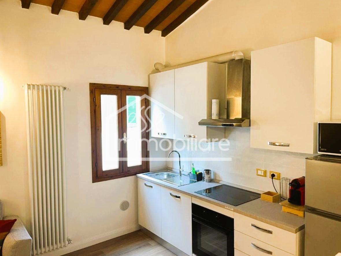 Monolocale arredato in affitto, Vinci spicchio