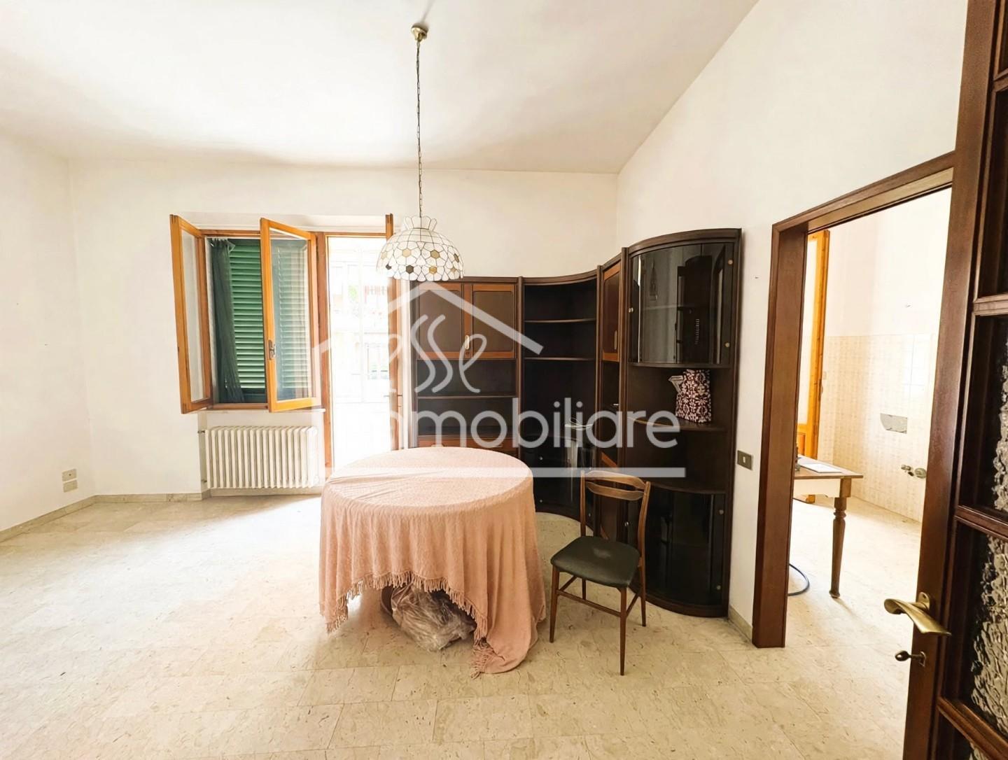 Casa indipendente con giardino, Empoli zona pretura
