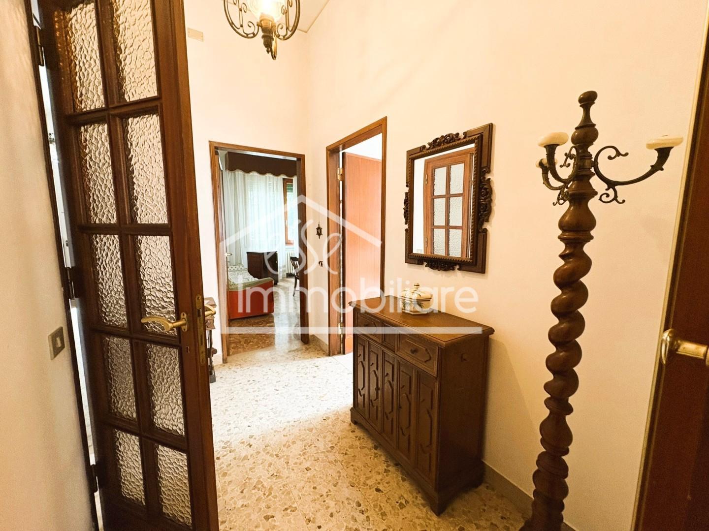 Casa indipendente con giardino, Empoli zona pretura