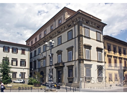 Trilocale in vendita, Pistoia centro storico