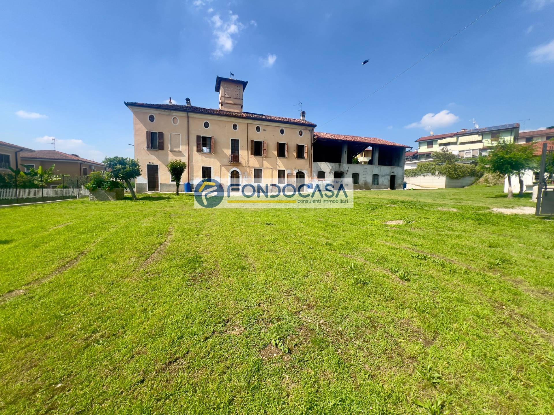 Villa con terrazzo a Castiglione delle Stiviere