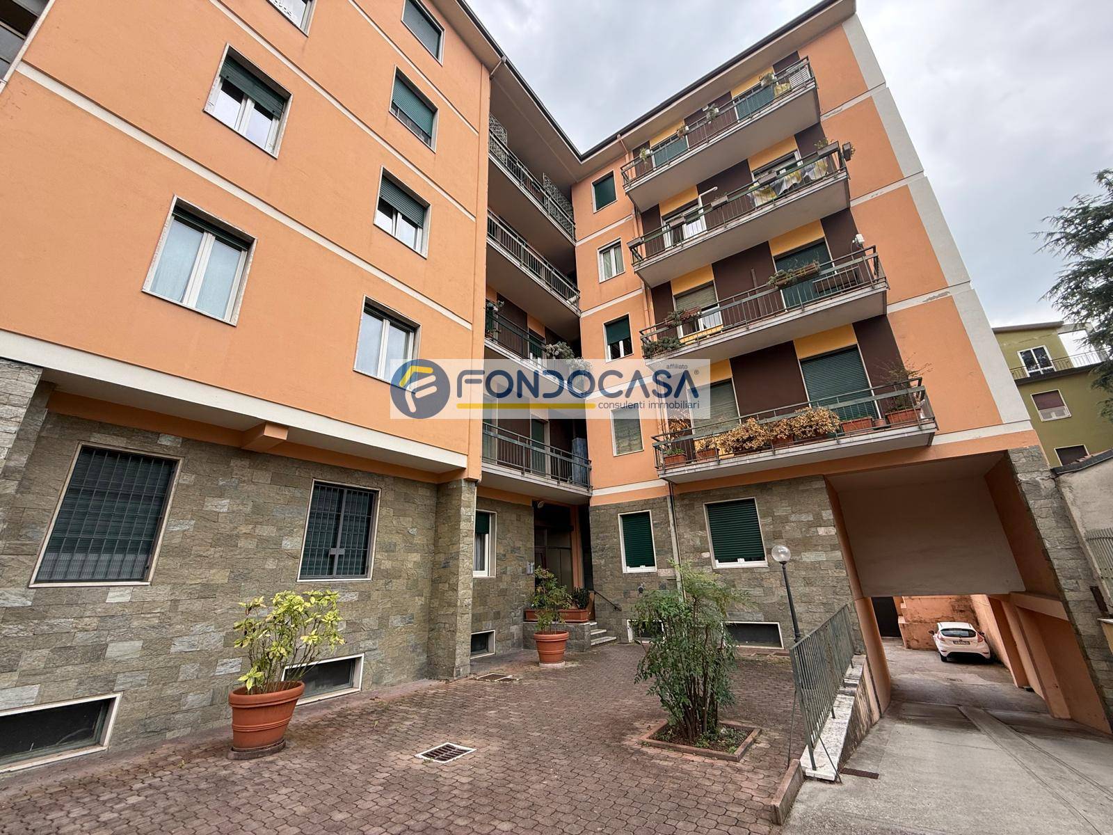 Appartamento in vendita a Brescia, Via Crocifissa