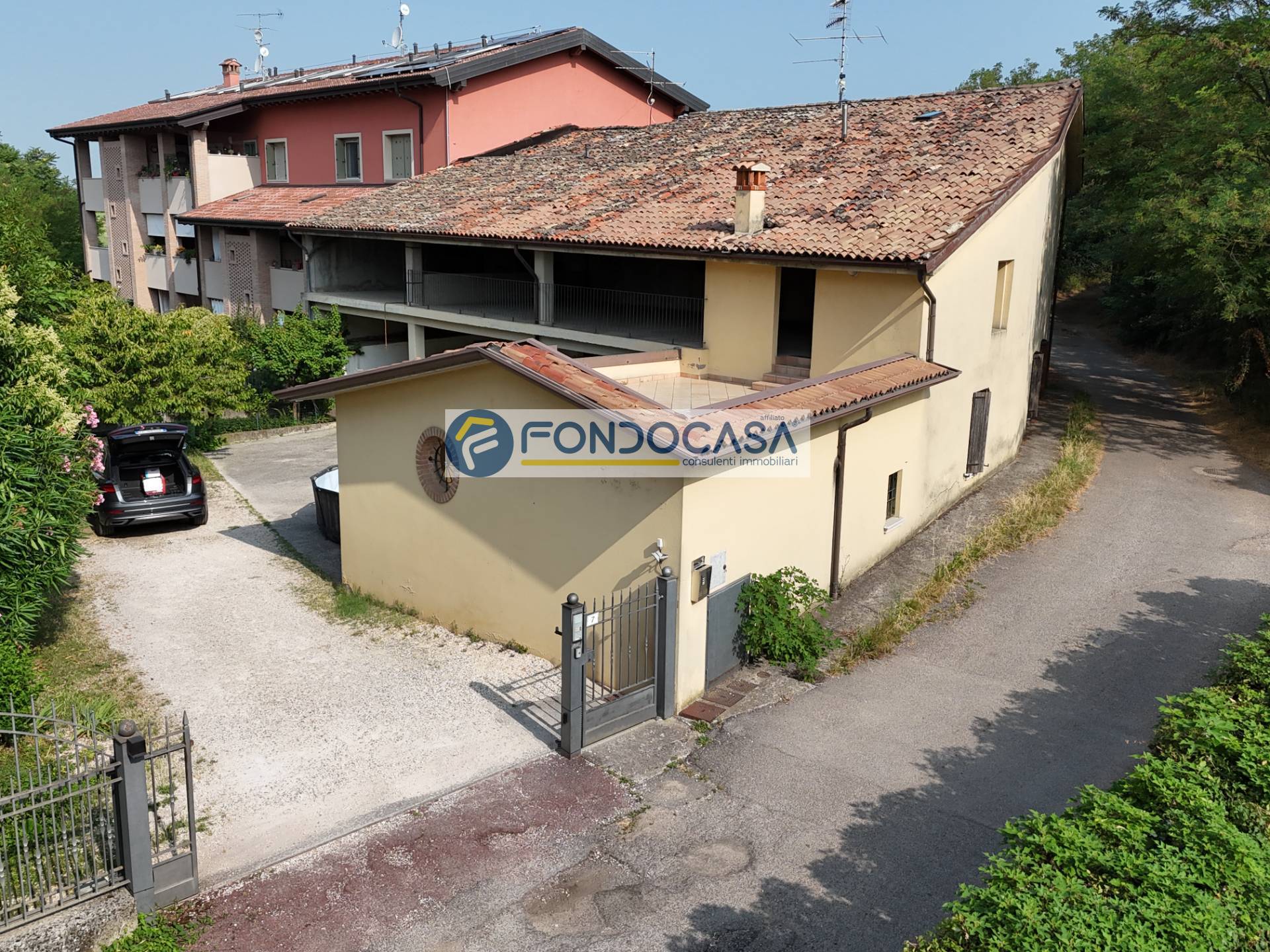 Palazzo intero stabile in vendita a Lonato del Garda