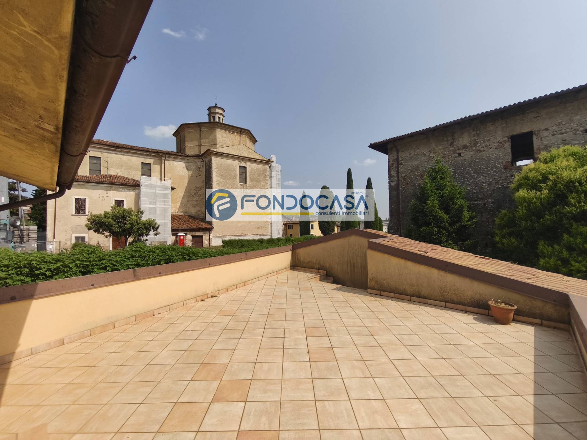 Palazzo intero stabile in vendita a Lonato del Garda