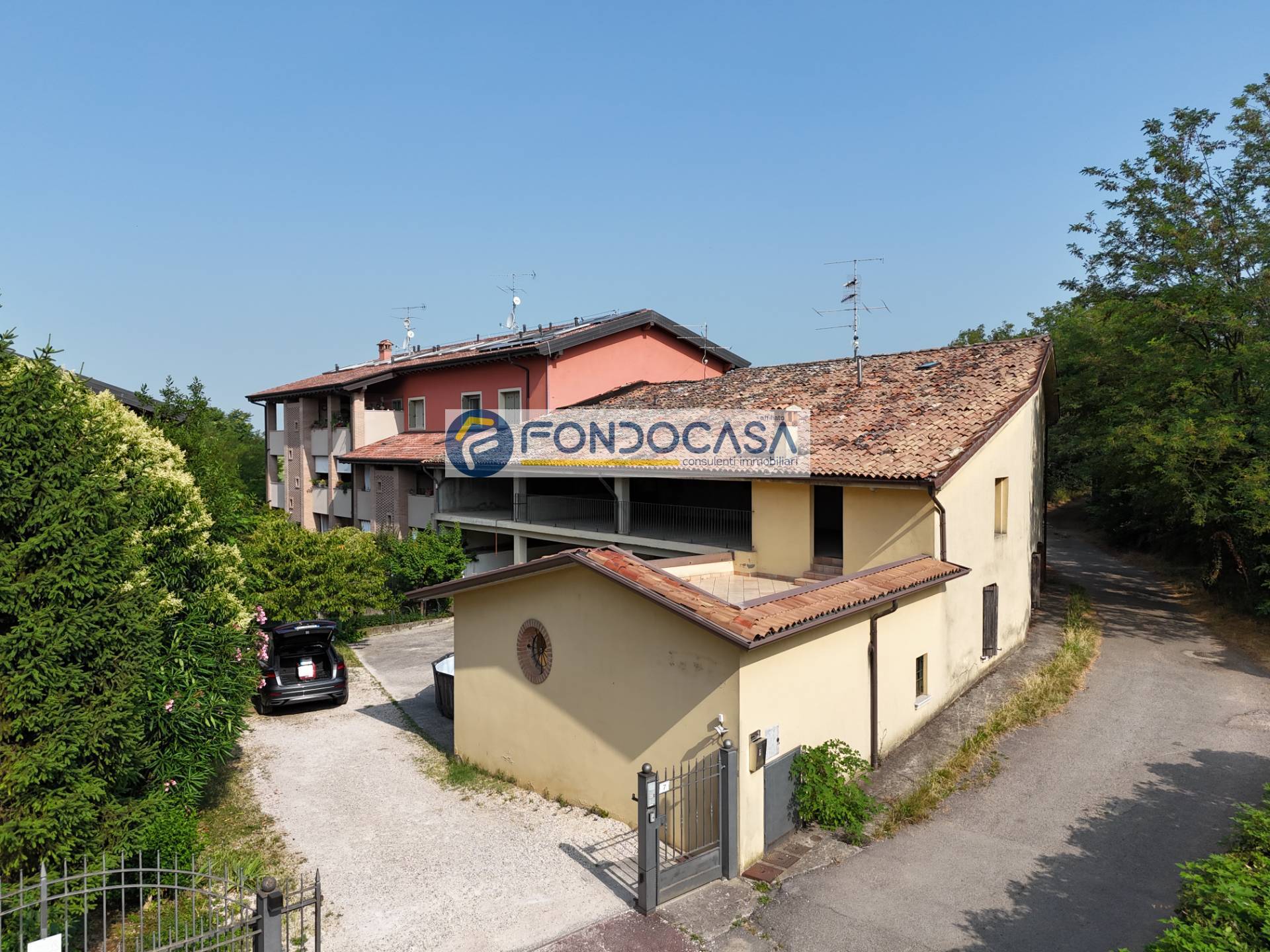 Palazzo intero stabile in vendita a Lonato del Garda