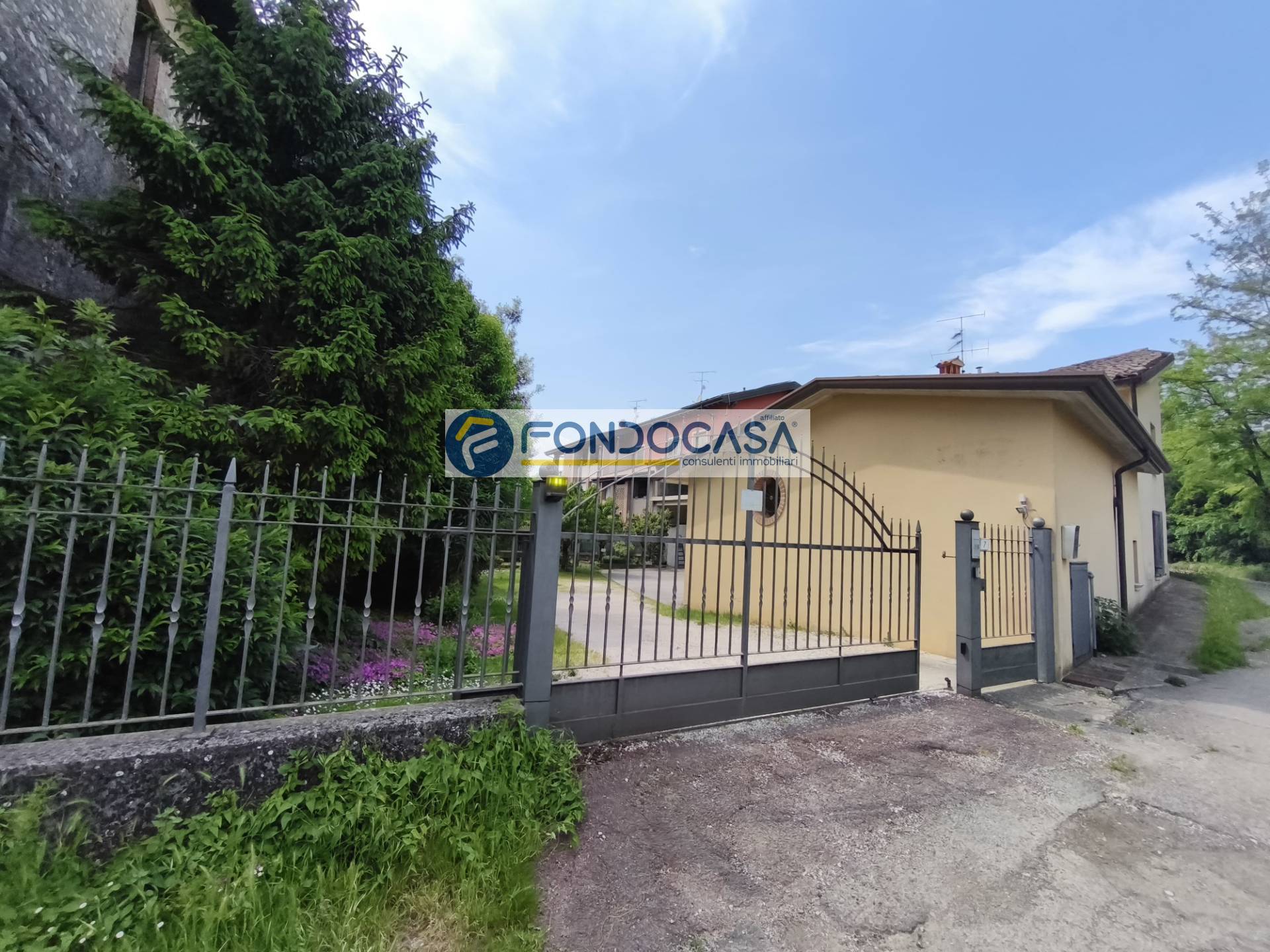 Palazzo intero stabile in vendita a Lonato del Garda