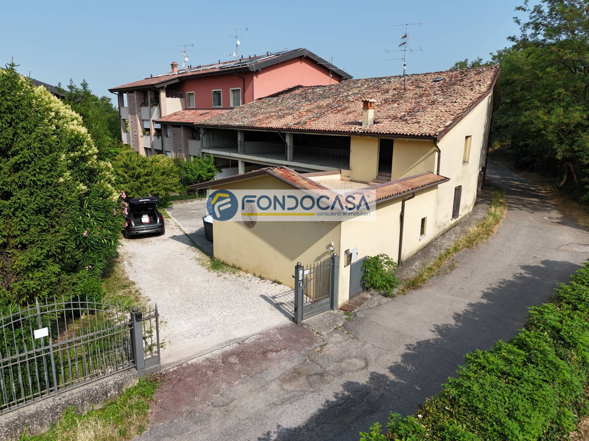 Palazzo intero stabile in vendita a Lonato del Garda