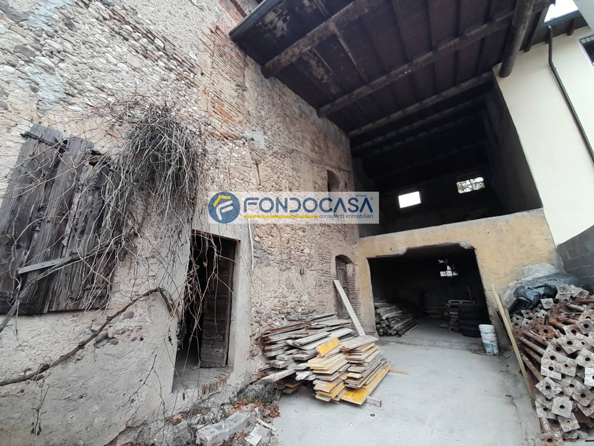 Rustico in vendita a Lonato del Garda, Esenta