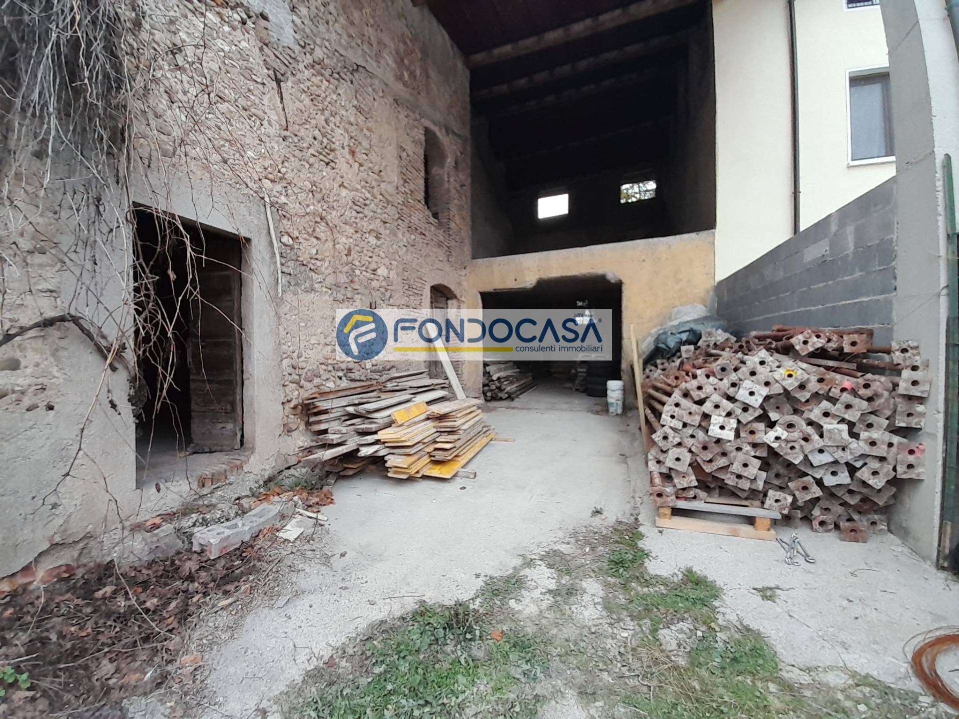 Rustico in vendita a Lonato del Garda, Esenta