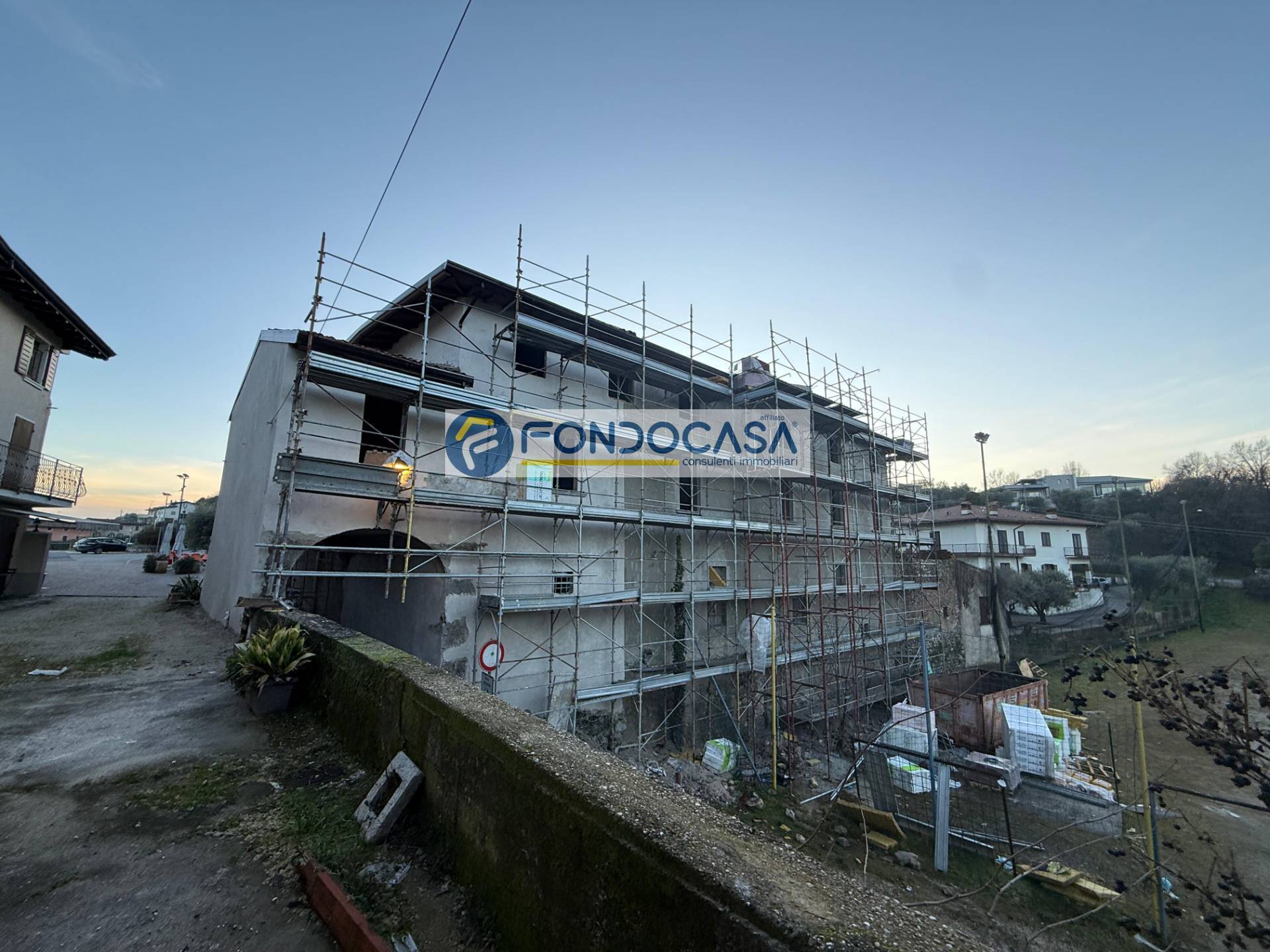 Rustico in vendita a Puegnago sul Garda