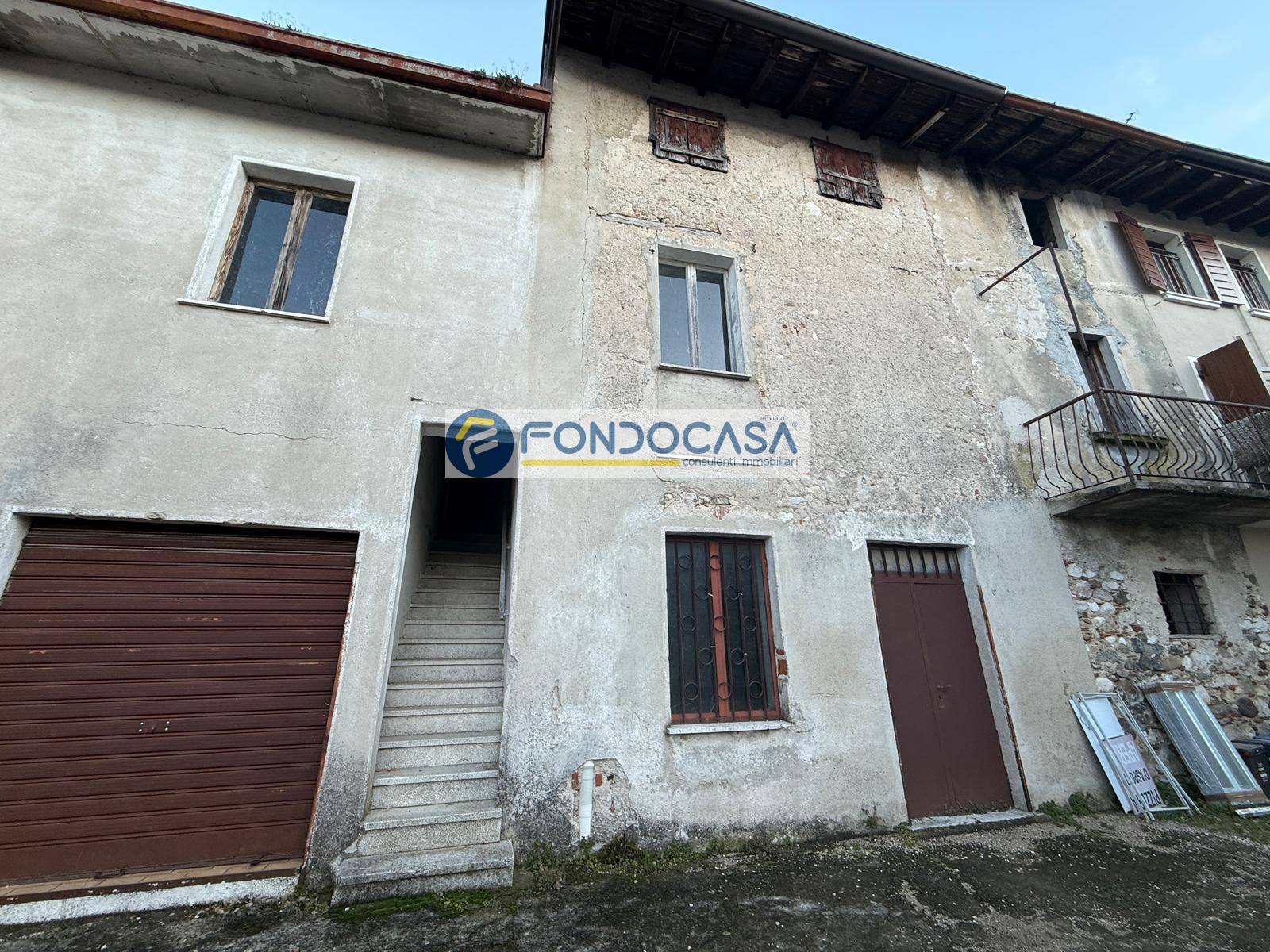 Rustico in vendita a Puegnago sul Garda