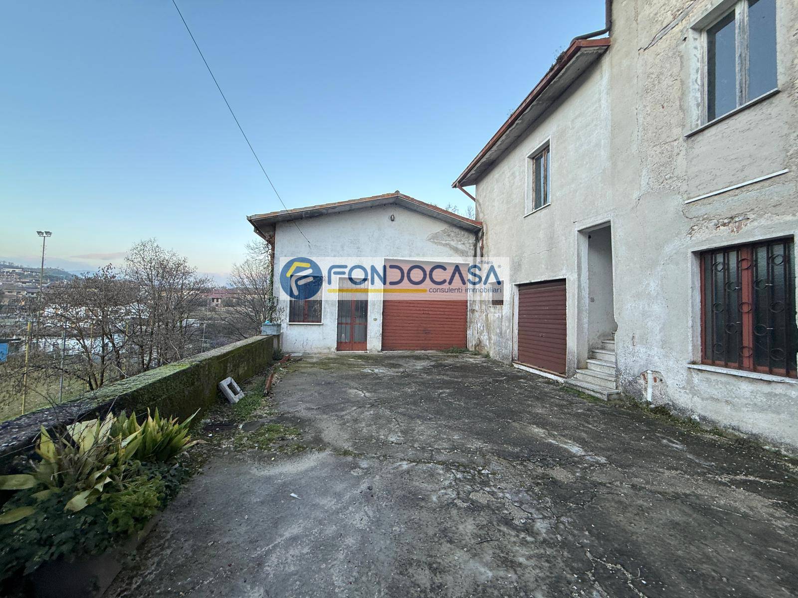 Rustico in vendita a Puegnago sul Garda