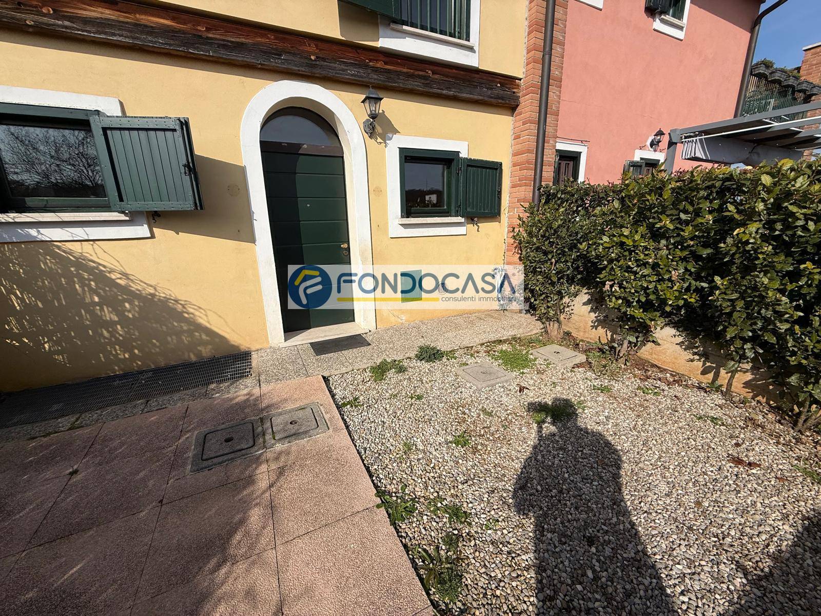 Villa bifamiliare in vendita a Lonato del Garda