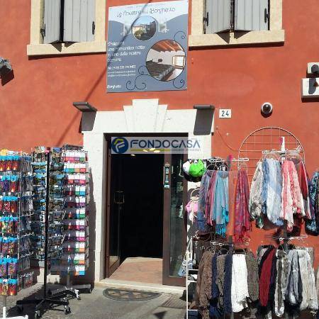 Locale commerciale in vendita a Valeggio sul Mincio