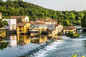 Locale commerciale in vendita a Valeggio sul Mincio