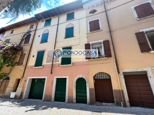 Casa indipendente in vendita a Gargnano