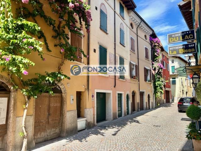 Casa indipendente in vendita a Gargnano