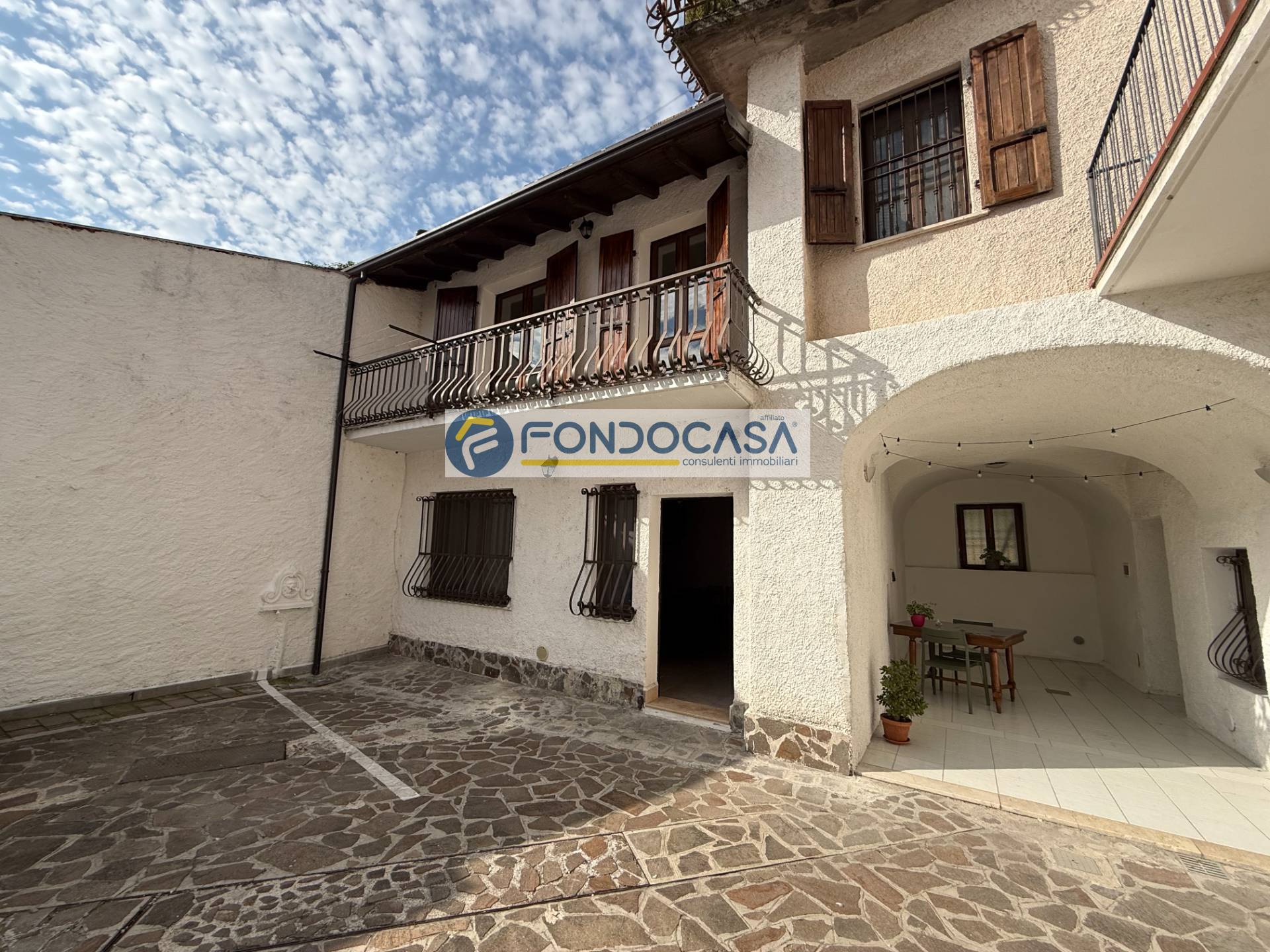 Casa indipendente in vendita a Manerba del Garda, Sorarolo