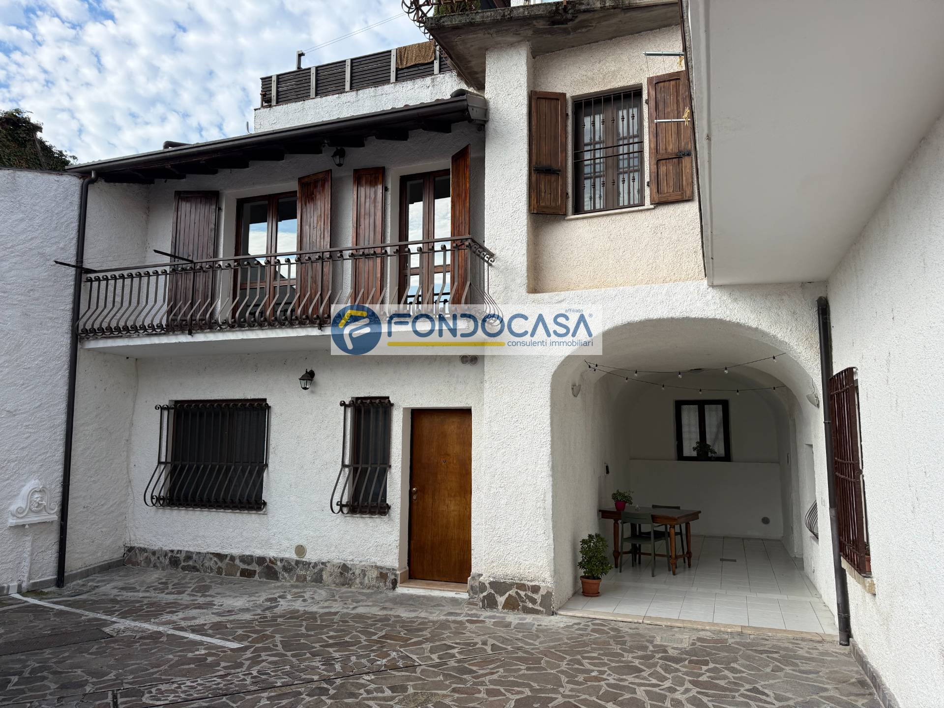 Casa indipendente in vendita a Manerba del Garda, Sorarolo