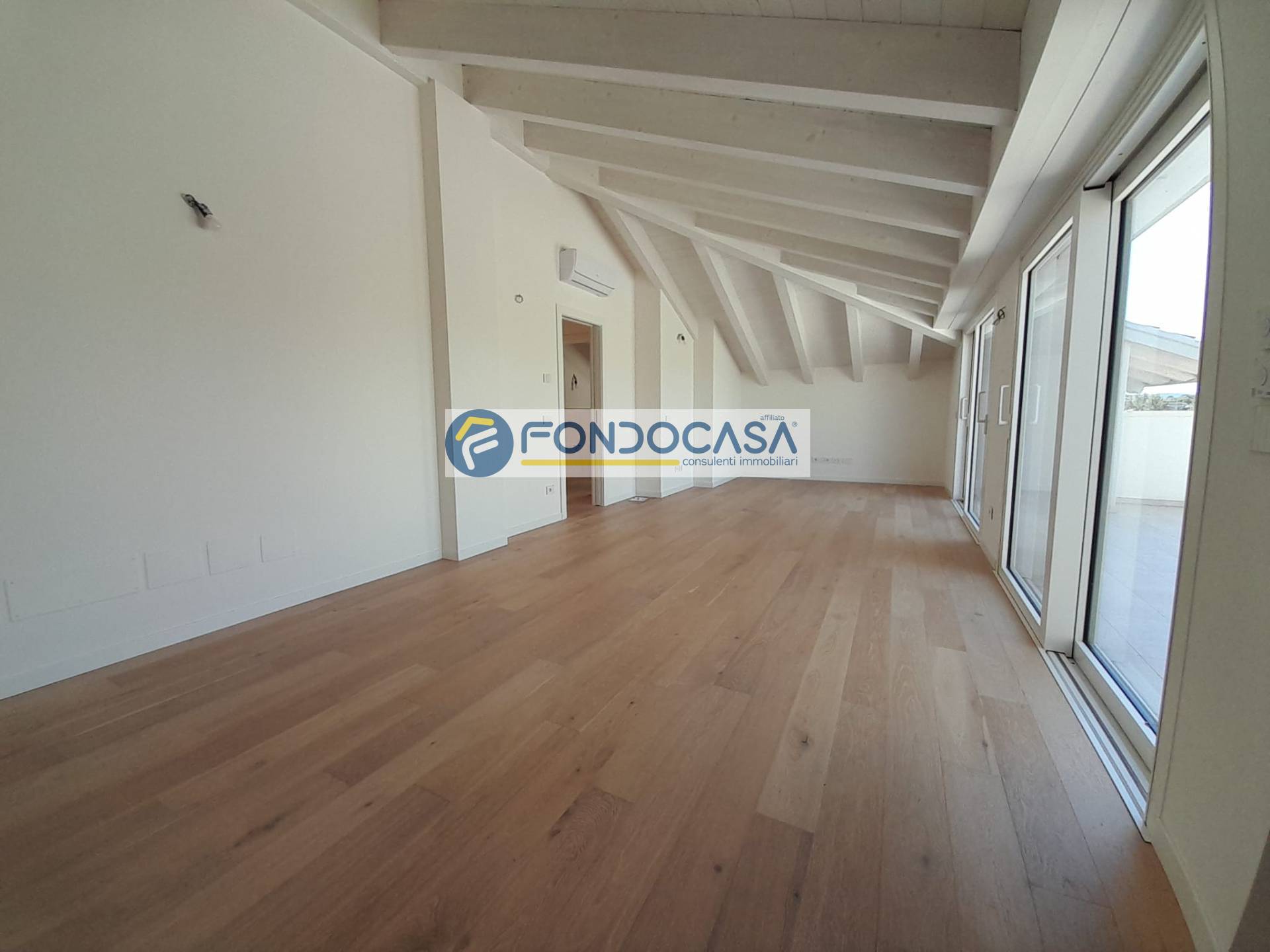 Attico in vendita a Desenzano del Garda, Rivoltella del Garda