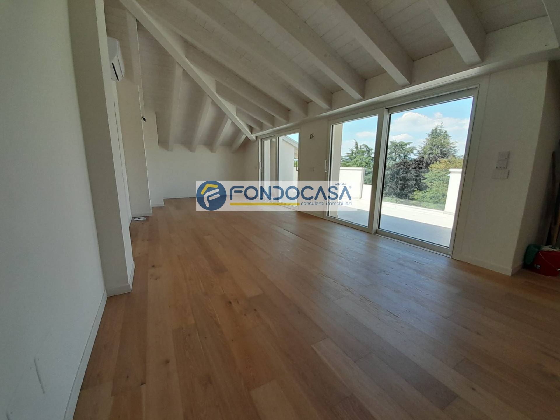 Attico in vendita a Desenzano del Garda, Rivoltella del Garda