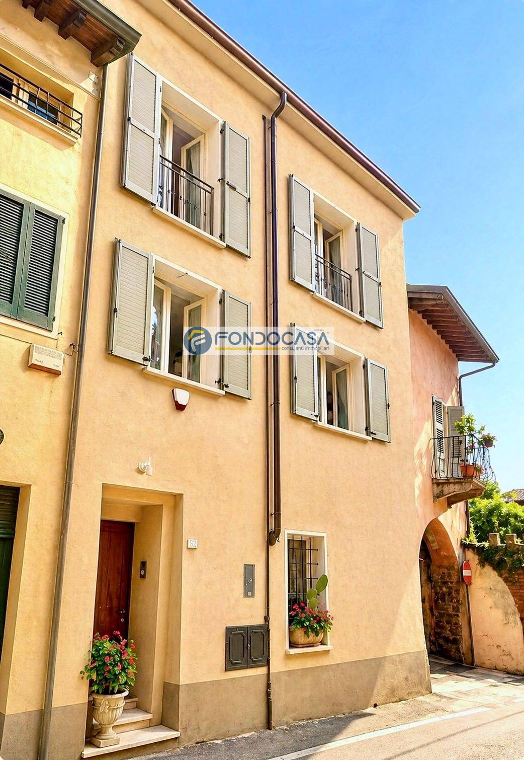 Casa indipendente in vendita a Lonato del Garda