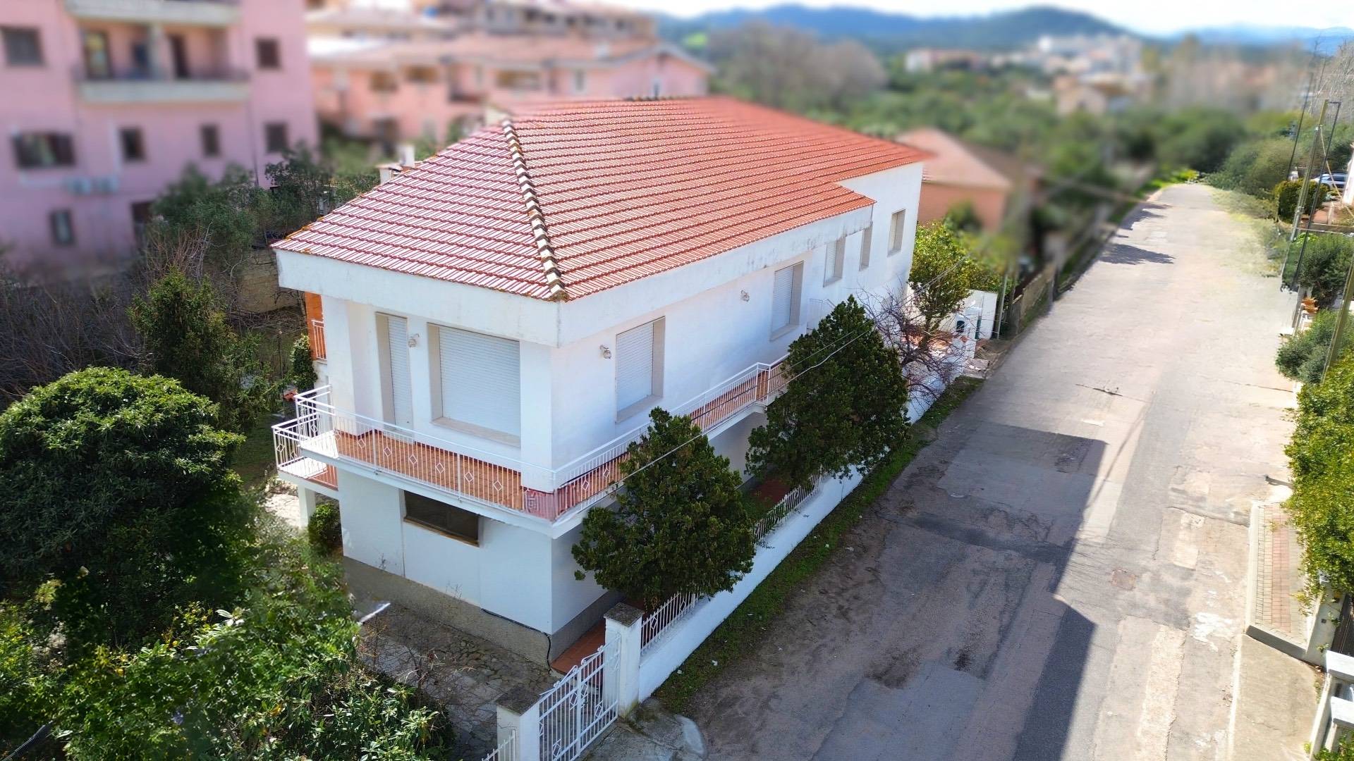 Villa con terrazzo, Olbia citt