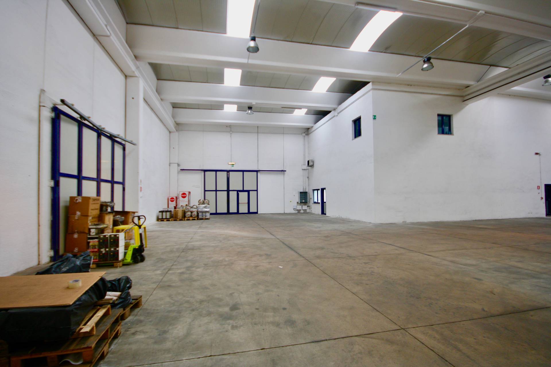 Capannone industriale in vendita a Olbia, Olbia citt