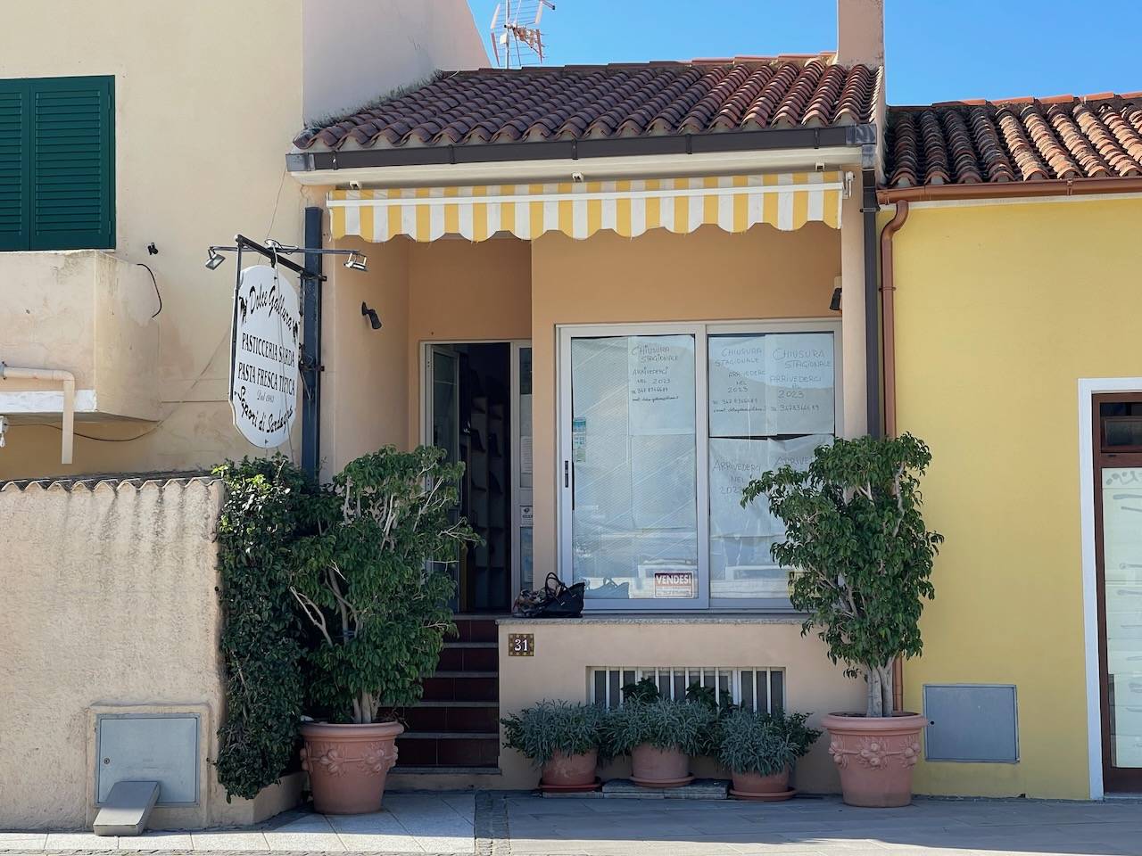 Locale commerciale in vendita a Golfo Aranci