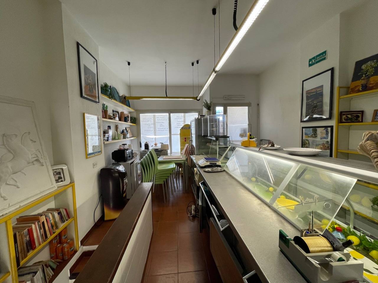 Locale commerciale in vendita a Golfo Aranci