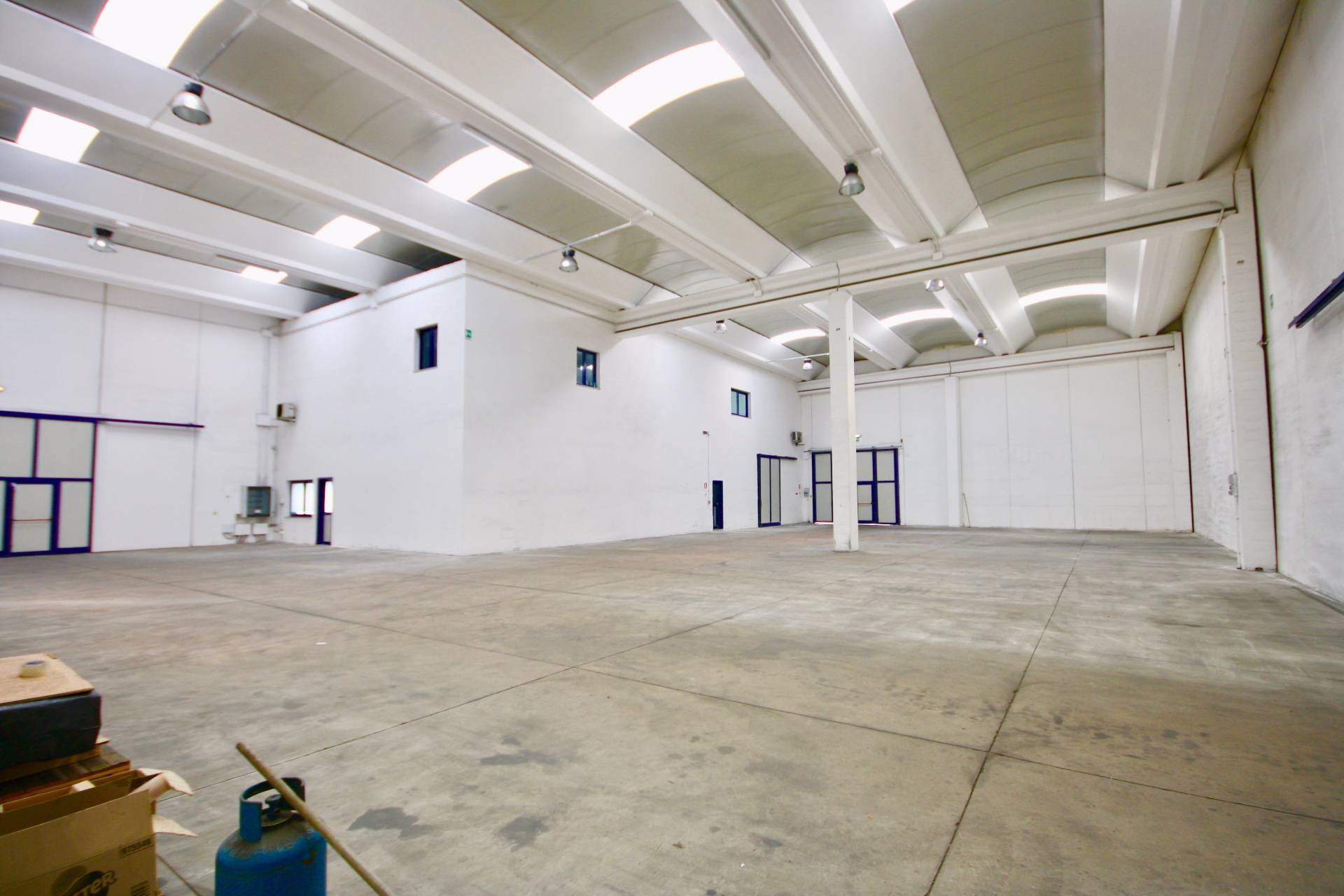 Capannone industriale in vendita a Olbia, Olbia citt