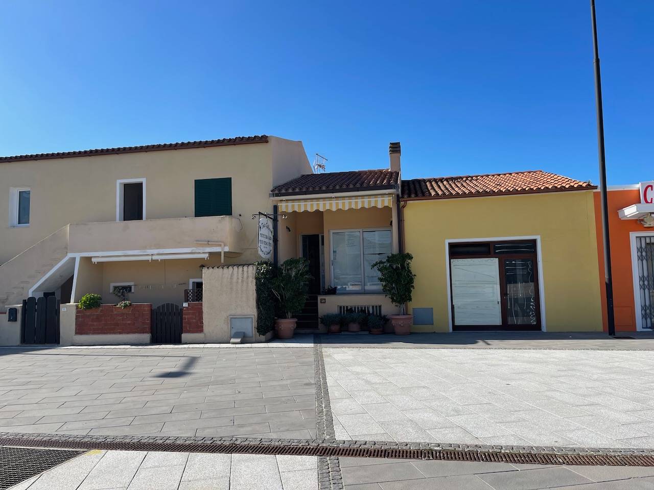 Locale commerciale in vendita a Golfo Aranci