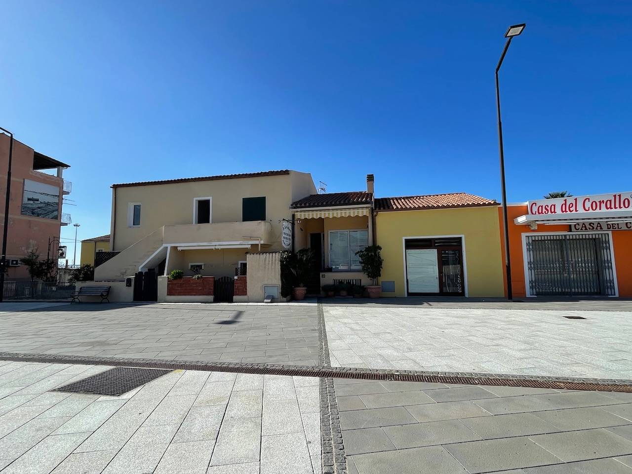 Locale commerciale in vendita a Golfo Aranci