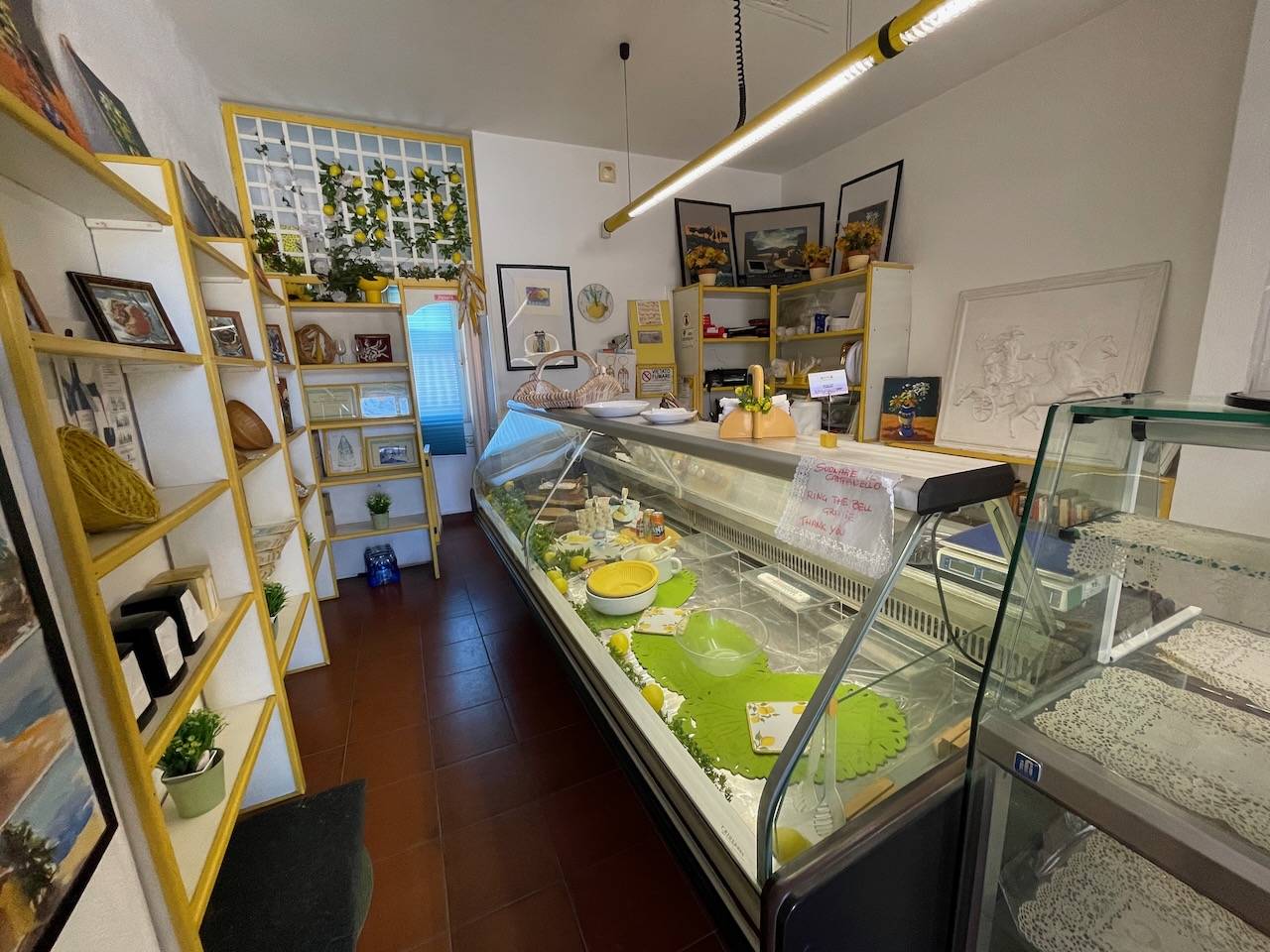 Locale commerciale in vendita a Golfo Aranci