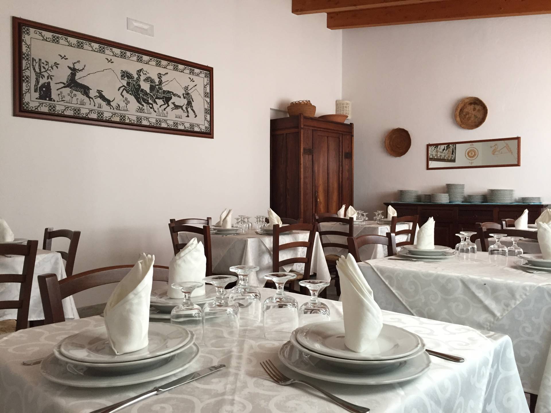 Attivit commerciale in vendita a Arzachena, PAESE