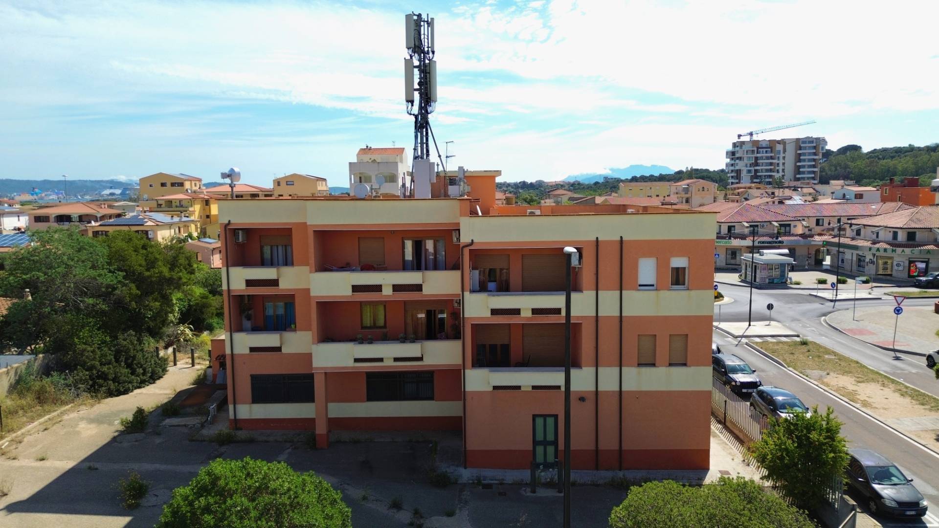 Locale commerciale in affitto a Olbia, Olbia citt