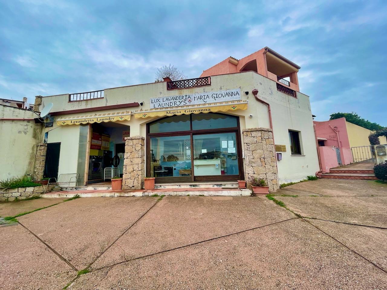Locale commerciale in vendita a Arzachena, Cannigione